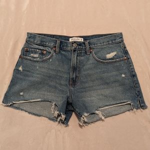 Abercrombie & Fitch "the boyfriend short miderise" shorts, size 6